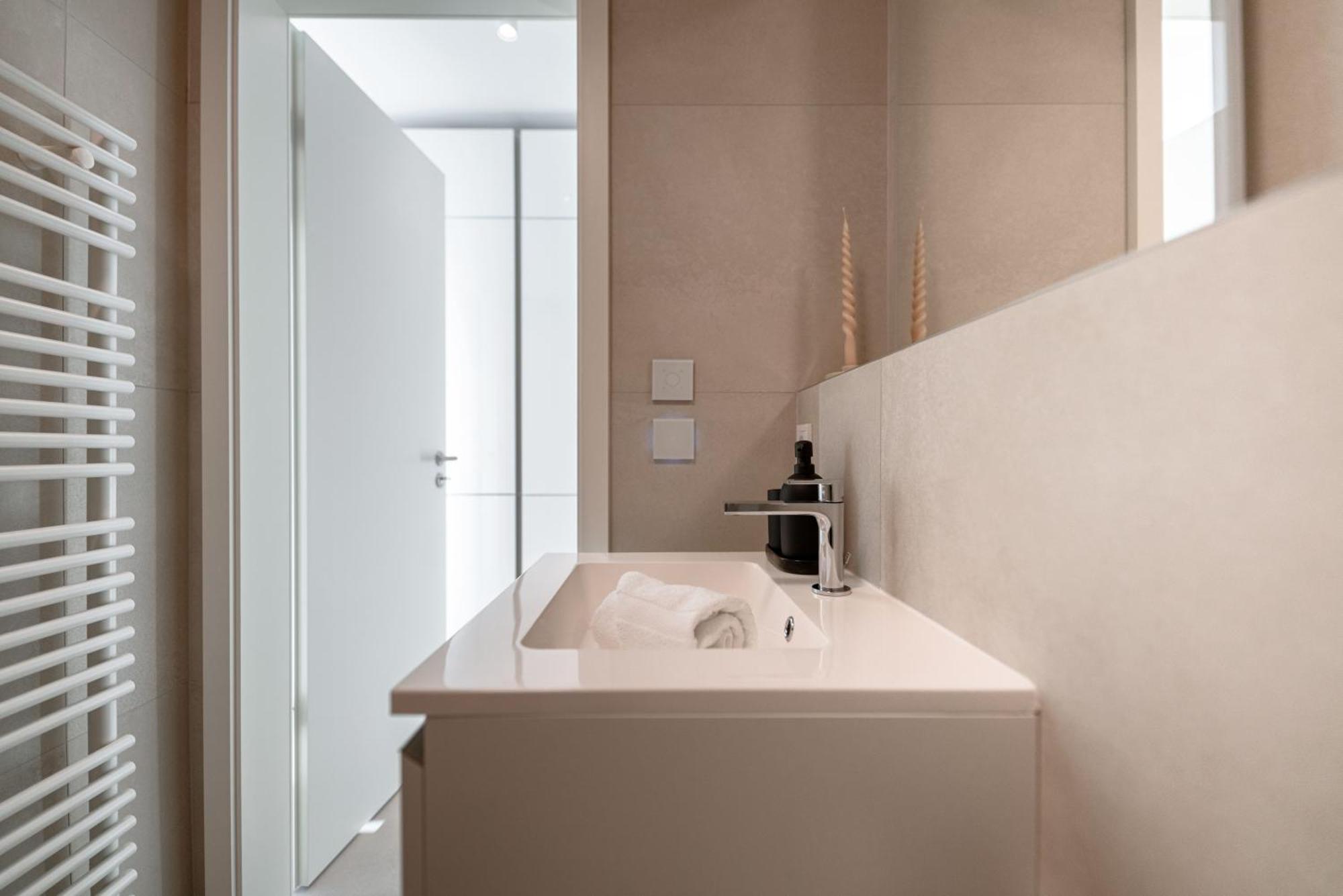 Modern In Gasperich With Balcony & Wi-fi Apartamento *